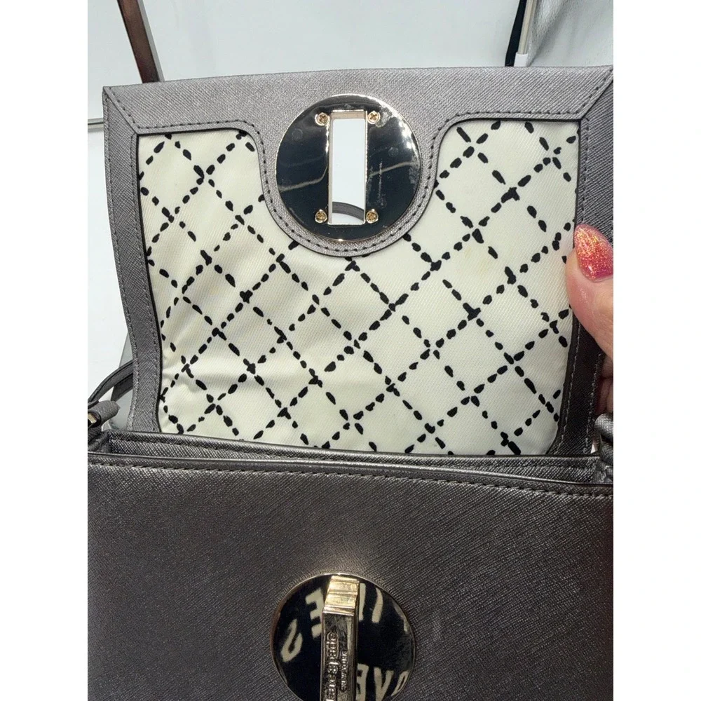 Kate Spade Metallic Gray Crossbody Bag with Turn-Lock Closure. Pre Loved